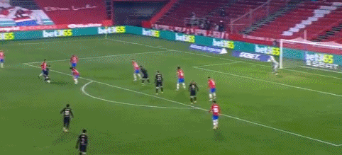 在曼联血染沙场的阿兰·史密斯，他是怎样水平的一名球员？